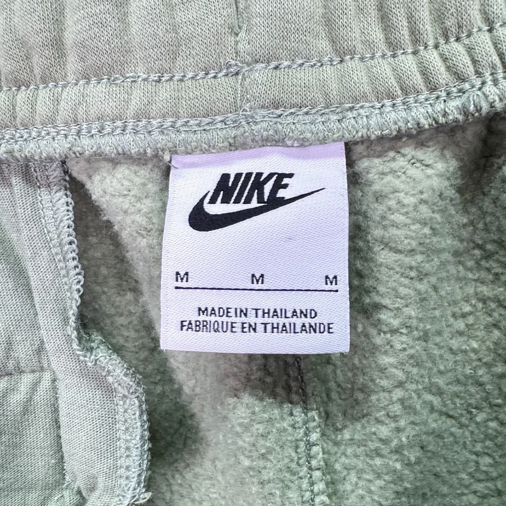 Nike Joggers Mens M Green Sportswear Club Fleece Sweatpants‎ Lounge Comfort Gym